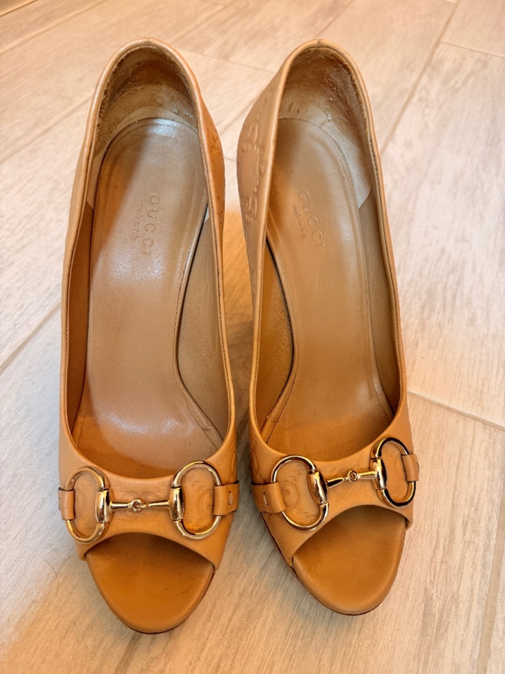 GUCCI Guccissima Horsebit Peep-toe Leather Pumps